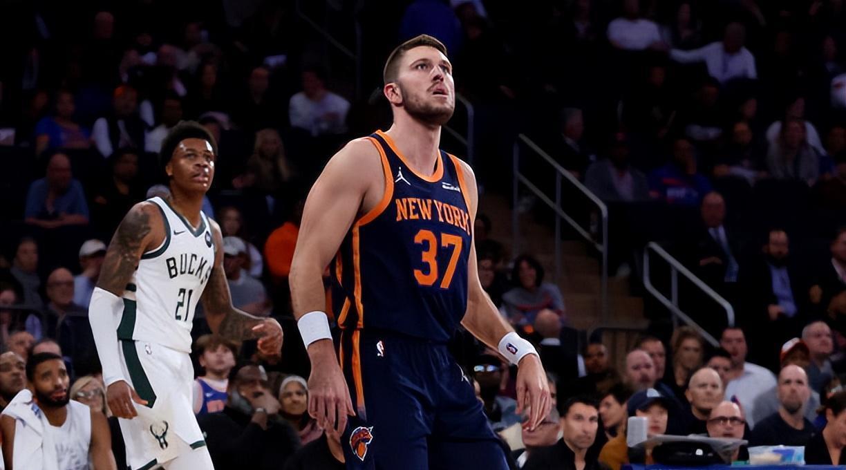 cm, 他先是与尼 cm, 他先是与尼