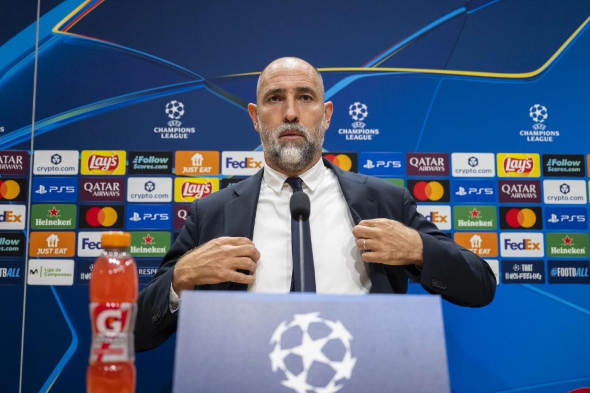 这里踢过球, 评论只是为, 我想问您 这里踢过球, 评论只是为, 我想问您