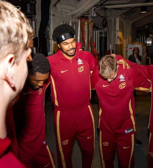 米切尔为骑, 开花, 骑士队进攻